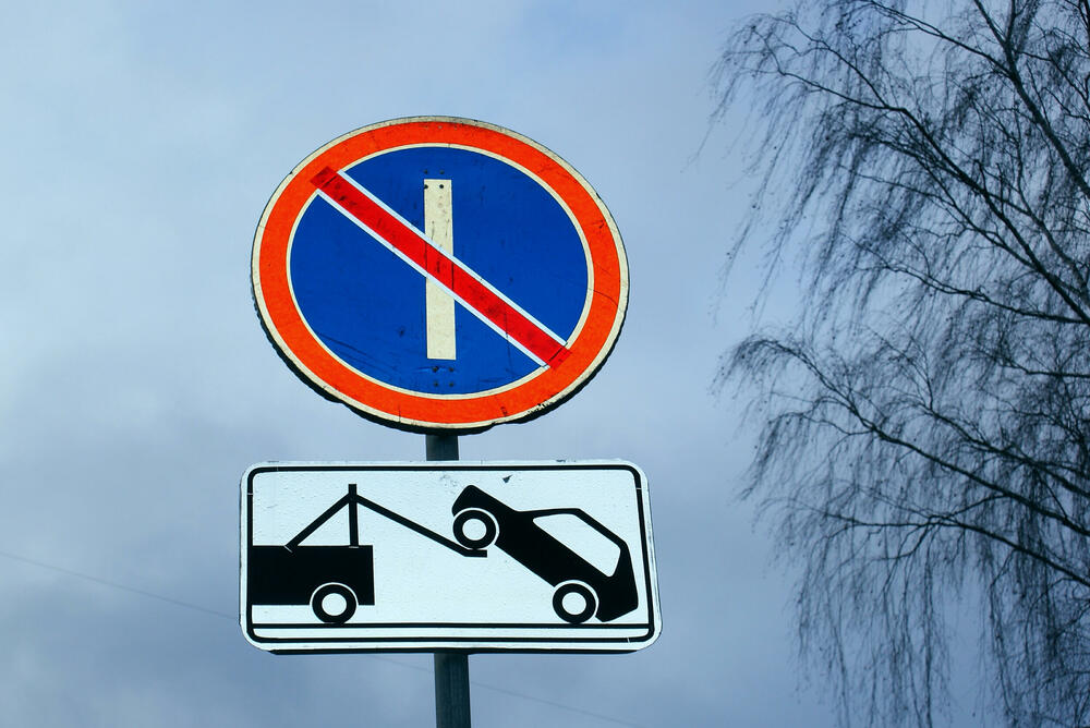 znak za zabranu parkiranja