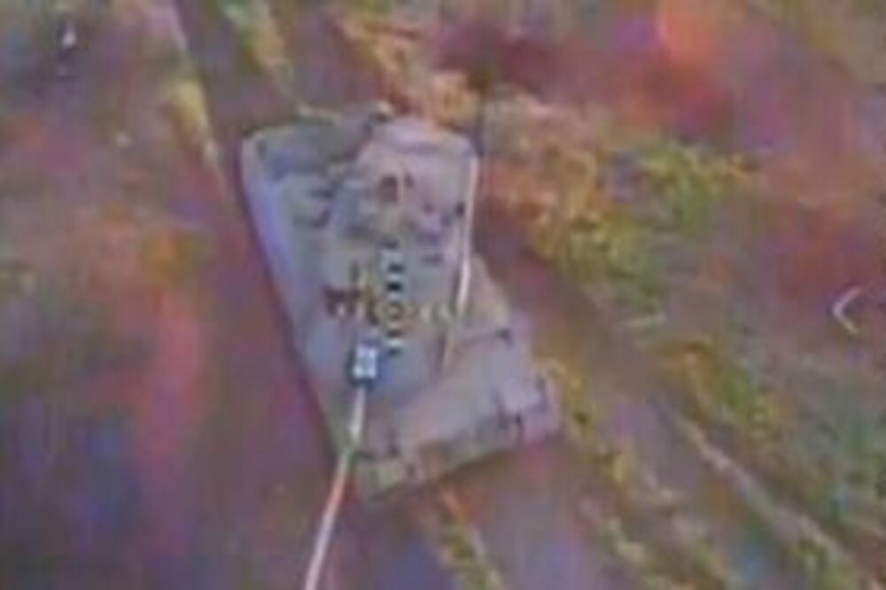 DRON KAMIKAZA UNIŠTIO NEMAČKI TENK "LEOPARD": Direktan pogodak u kupolu! (VIDEO)
