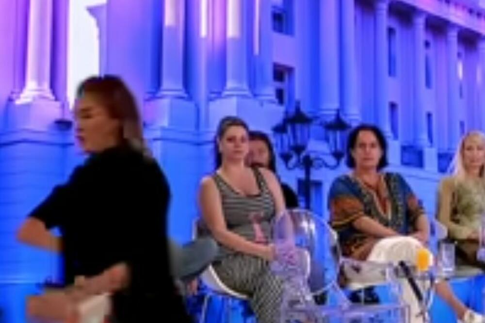 HAOS U STUDIJU! Ana Ćurčić u suzama NAPUSTILA emisiju uživo i to zbog voditeljke: Dosta više! Ne zanime me! (VIDEO)