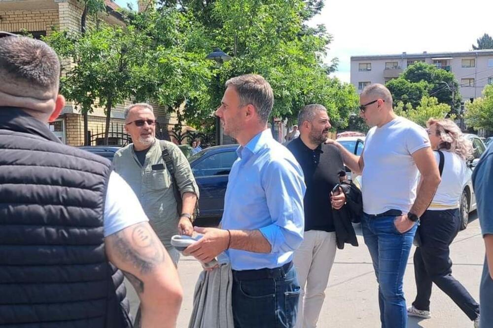 PRIVILEGIJE: Kosovska policija vratila Zavetnike, a Aleksića i Ćutu pustili na Kosovo! Narod ih IZVIŽDAO (VIDEO)