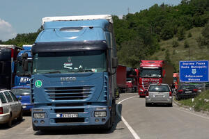 SAMO ROBA POREKLOM IZ SRBIJE NE MOŽE NA KIM: Promenjena odluka o zabrani ulaska kamiona