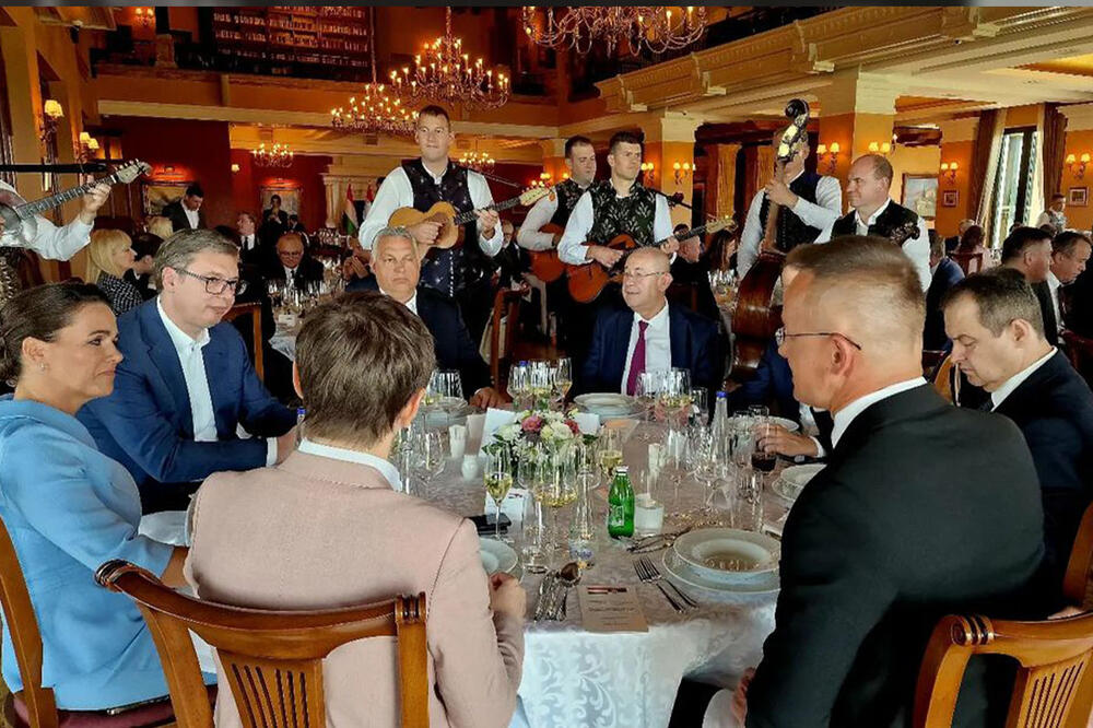 "ANA I JA UŽIVAMO SA NOVAK I ORBANOM U PRIJATELJSTVU" Predsednik Vučić sa premijerkom i mađarskim zvaničnicima u vinariji (FOTO)