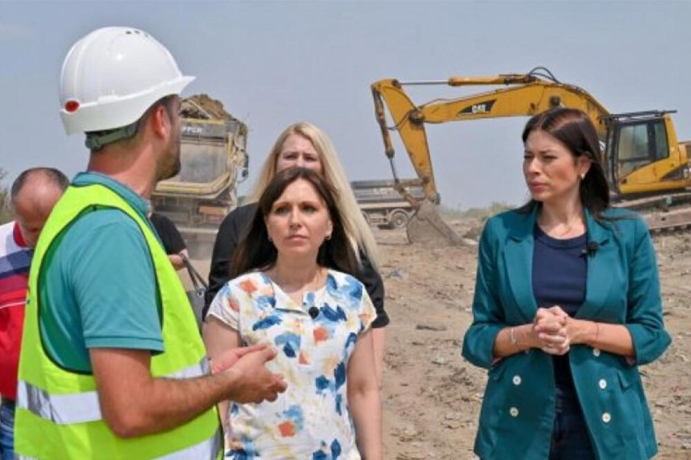 Ministarka IRENA VUJOVIĆ obišla početak radova na zatvaranju nesanitarne deponije u Rumi
