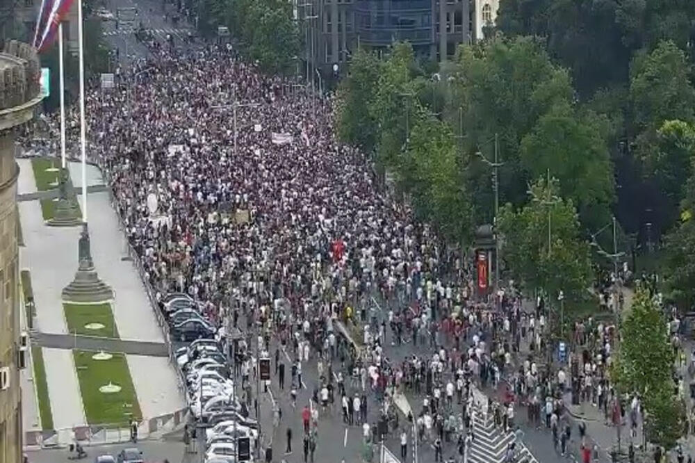 ZAVRŠEN PROTEST DELA OPOZICIJE U BEOGRADU: Bitno manje ljudi, učesnici šetali od Skupštine do Autokomande