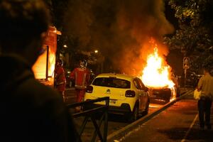 HAOS NA ULICAMA PARIZA: Na protestu protiv policijskog nasilja povređena tri policajca (VIDEO)