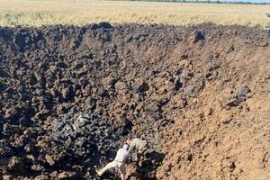 SNAŽNA EKSPLOZIJA KOD VOJNE AVIO-BAZE NA JUGU RUSIJE: Na licu mesta se vidi ogroman krater, uzdiže se i dim! (FOTO)