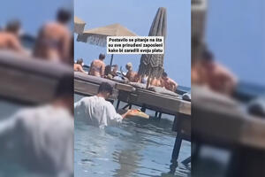 "SRAMOTA I NIJE SMEŠNO" Pogledajte šta mora da radi konobar na plaži u Grčkoj: "Ovo je bahatost običnih ljudi sa parama" (VIDEO)