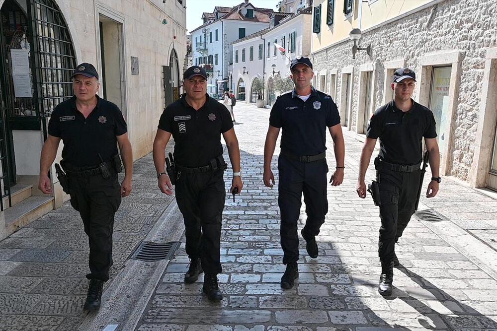 Crna Gora, policija, zajednička patrola