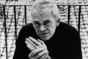 ČEŠKO DRŽAVLJANSTVO POVRATIO JE PRE SAMO 4 GODINE: Milan Kundera retko je davao intervjue, a ovo je bio RAZLOG za tu ODLUKU