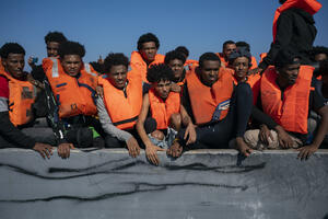 PETORO POGINULO: Prevrnuo se čamac sa migrantima kod Malte tokom spasilačkih operacija