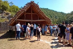 NIKLO NASELJE NEOLITSKOG ČOVEKA KOD UŽICA: Tu su njegove kuće i oruđa iz praistorije! Evo kada otvara vrata za goste (FOTO)