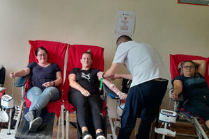 LESKOVČANI I VLASOTINČANI OBRADOVALI SRBIJU! Veliki odziv za davanje krvi, 4 dame posebno oduševile (FOTO)
