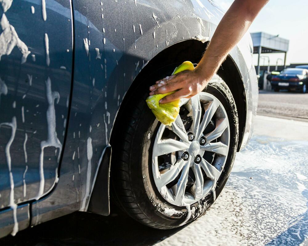 auto, automobil, pranje auta, čišćenje automobila, pranje guma