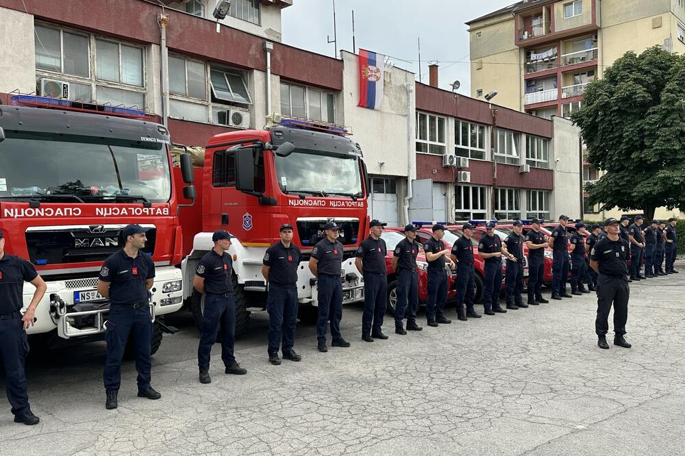 SRPSKI VATROGASCI KRENULI U POMOĆ GRČKOJ: Srbiija uputila 38 vatrogasaca spaslica sektora za vanredne situacije i 14 vozila