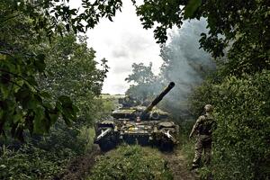 PARADOKSALNO: Ukrajinski i zapadni tenkovi krenuli u ofanzivu koristeći RUSKU NAFTU!