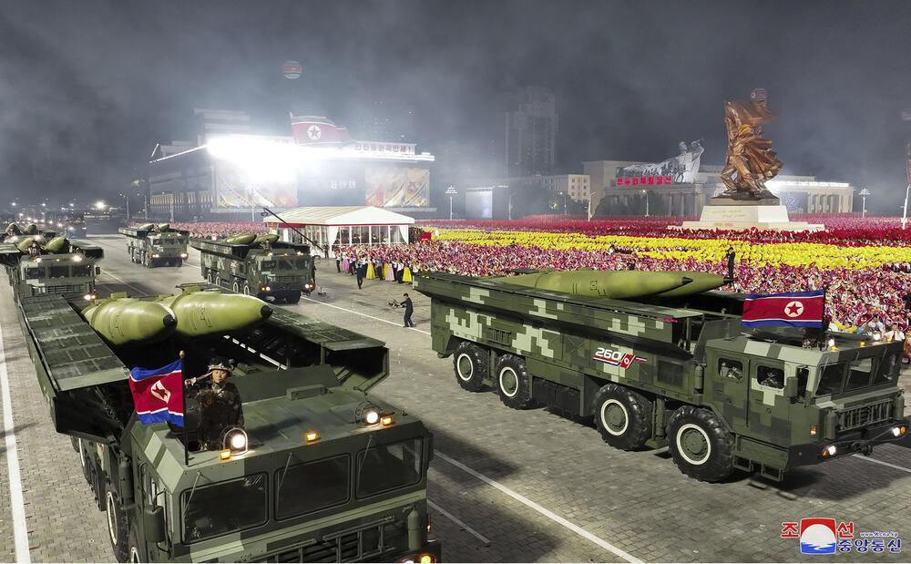 Severna Koreja, vojna parada