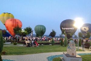 KRUŠEVAC KROZ OBLAKE: Održan 7. međunarodni festival balona SPEKTAL NAD BAGDALOM (FOTO)