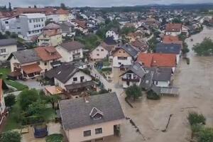 TROJE NASTRADALIH U NEVREMENU U SLOVENIJI: Policija saopštila informacije o katastrofi HOLANĐANE POKOSIO GROM KOD KRANJA (VIDEO)