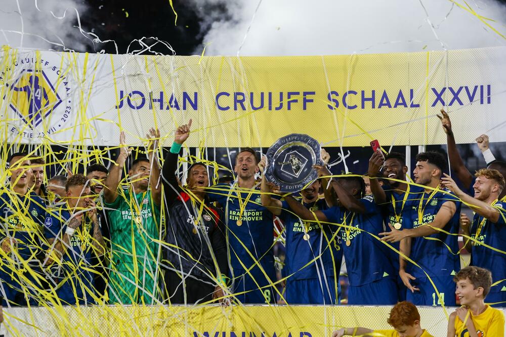 "JOHAN KROJF" OSTAJE U VITRINI KLUBA IZ AJNDHOVENA: PSV pobedio Fejenord i osvojio holandski Superkup (VIDEO)