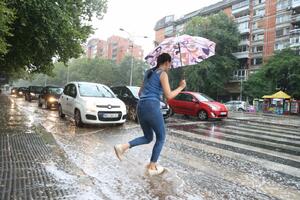 U NAREDNA 2 SATA PLJUSKOVI SA GRMLJAVINOM! RHMZ najavio padavine: Skoro svi delovi Srbije na udaru, upaljen i meteo alarm