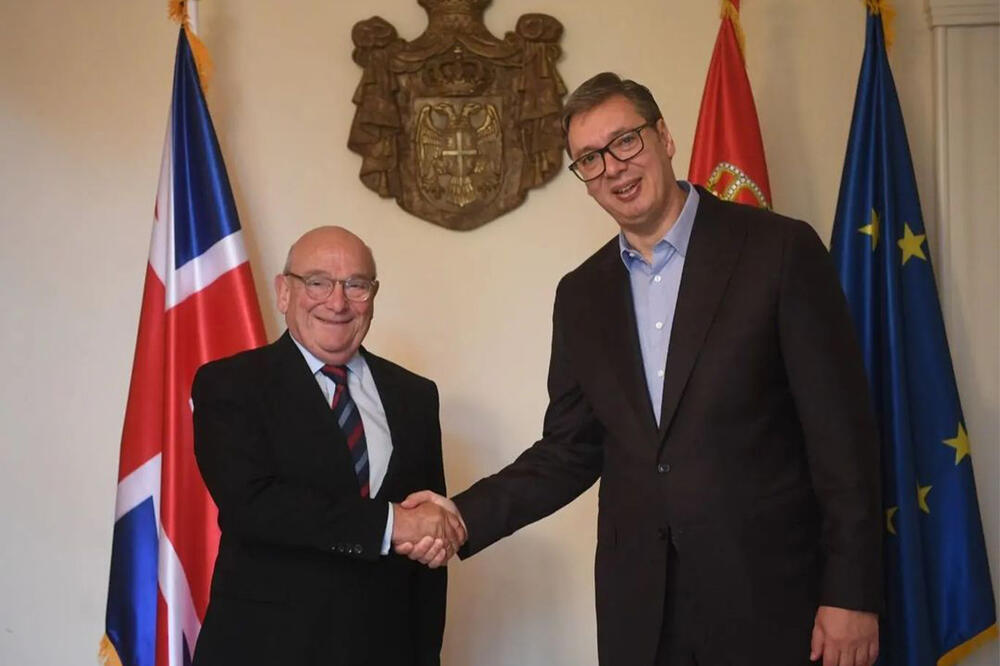 "OZBILJAN I SADRŽAJAN RAZGOVOR" Predsednik Vučić se sastao izaslanikom Ujedinjenog Kraljevstva! Glavna tema situacija na KiM FOTO
