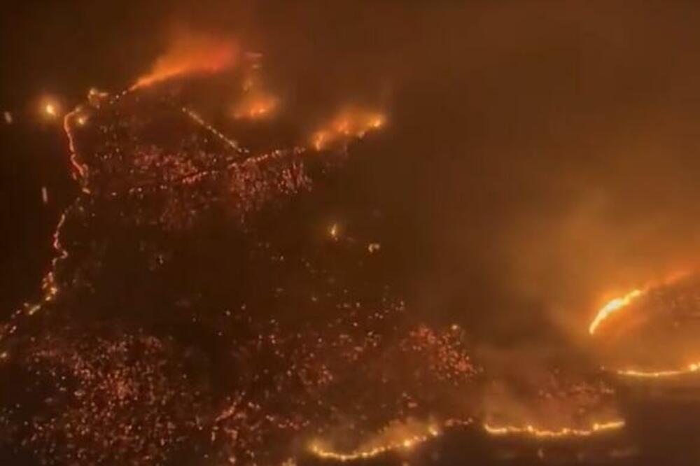 TELA I DALJE PLUTAJU U VODI! Užasni prizori koje je napravio požar na Havajima (VIDEO)
