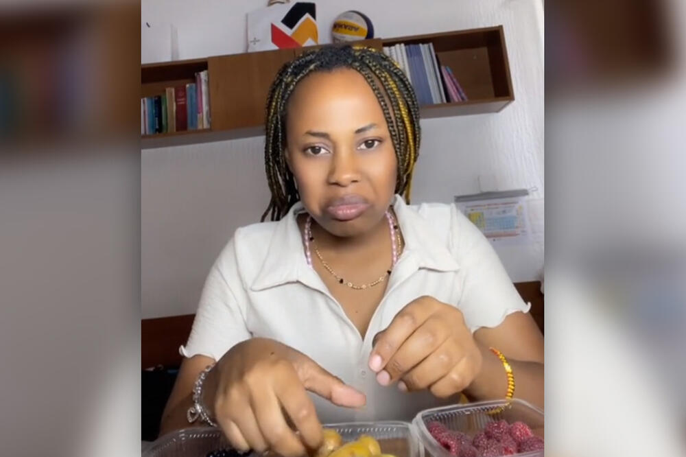 DŽULIJEN IZ UGANDE U SRBIJI PRVI PUT PROBALA SMOKVE: Zagrizla voćku pa napravila grimasu! Njen izraz lica sve govori (VIDEO)