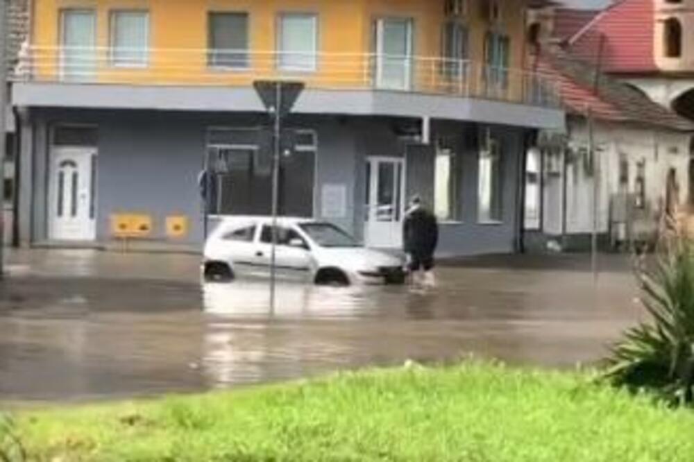 CIKLON PRAVI HAOS PO SRBIJI: Dramatični prizori posle obilnih kiša u Južnom Banatu, Pomoravlju, Podunavlju... VIDEO