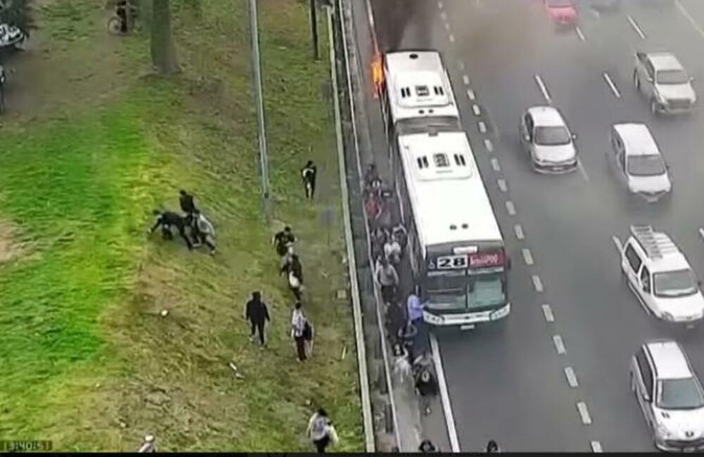Kina, zapaljen autobus