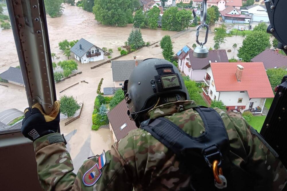 SLOVENIJA ZAHVALNA SRBIJI NA POMOĆI: Naša vojska dala veliki doprinos u otklanjanju posledica poplava (FOTO)
