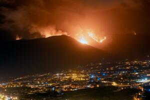 STRAŠNO! POLICIJA UTVRDILA DA JE POŽAR NA TENERIFIMA PODMETNUT: Izgorelo 11.600 hektara borove šume!