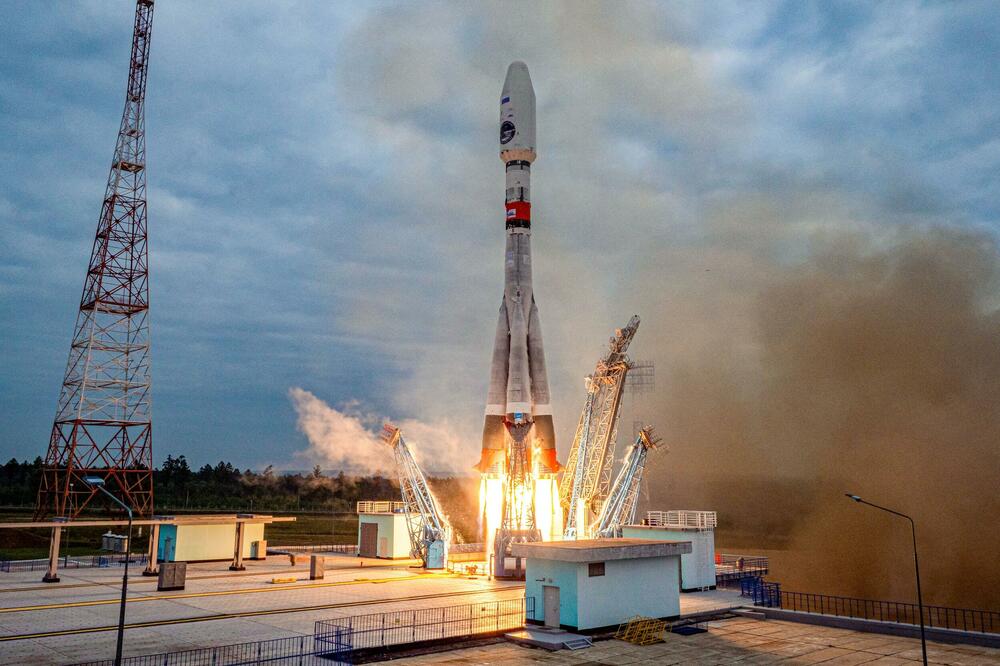 RUSKA LETELICA SE SRUŠILA NA MESEC Rusi izgubili kontakt sa svemirskom letelicom: "Došlo je do ABNORMALNE situacije tokom manevra"