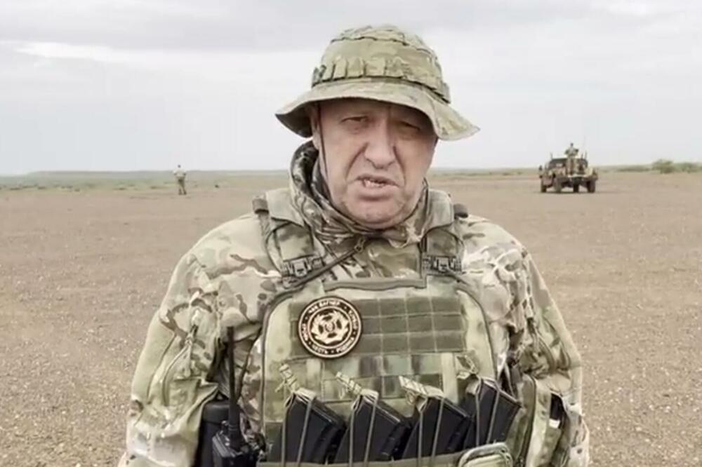 PRIGOŽINOV PRVI VIDEO OD NEUSPELE POBUNE U RUSIJI: Pojavio se u borbenoj opremi sa puškom, evo šta je poručio