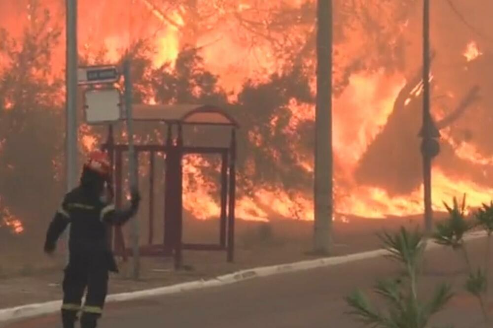 GORI NA KRFU: Naređena hitna evakuacija građana, požar izbio na tri mesta