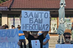 PROTEST SRBA U LEPOSAVIĆU: Podrška za uhapšenog Nebojšu Virijevića!