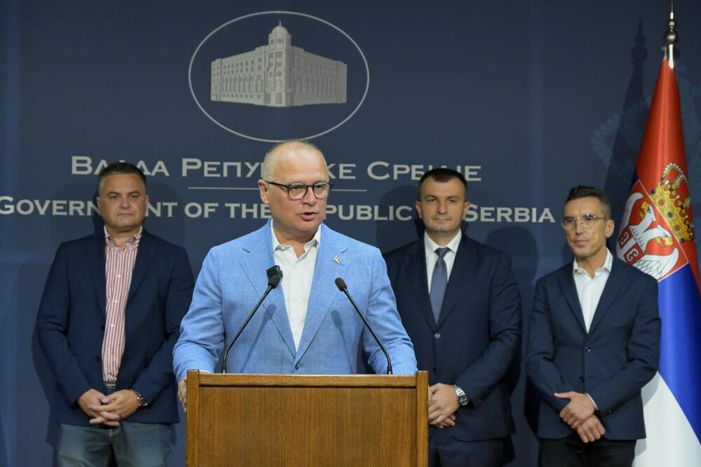 ZAJEDNIČKA NAPLATA PUTARINE SA CRNOM GOROM DODATNO ĆE POVEZATI BRAĆU I SESTRE: Ministar Vesić potpisao memorandum