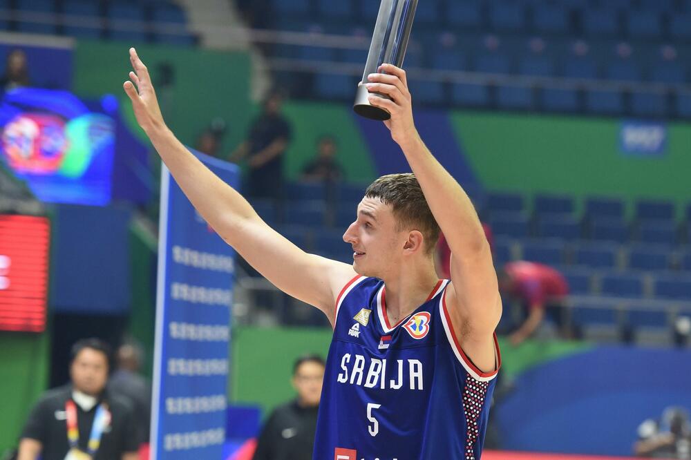 APSOLUTNO ZASLUŽENO! FIBA objavila: Nikola Jović blizu PRESTIŽNE NAGRADE!