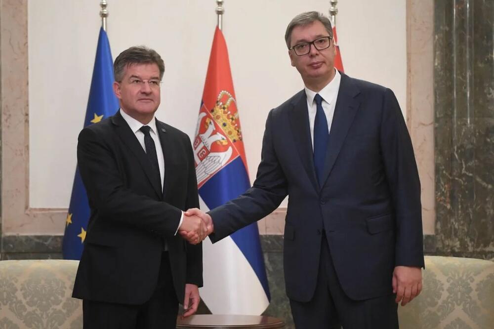 "SRBIJA JE UVEK SPREMNA NA DIJALOG" Predsednik Vučić posle sastanka sa Lajčakom: Naša zemlja se zalaže za mir i stabilnost