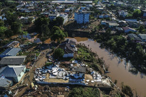 HAOS U BRAZILU! Poplavljene kuće, voda na ulicama: Ciklon odneo skoro 40 života (VIDEO, FOTO)