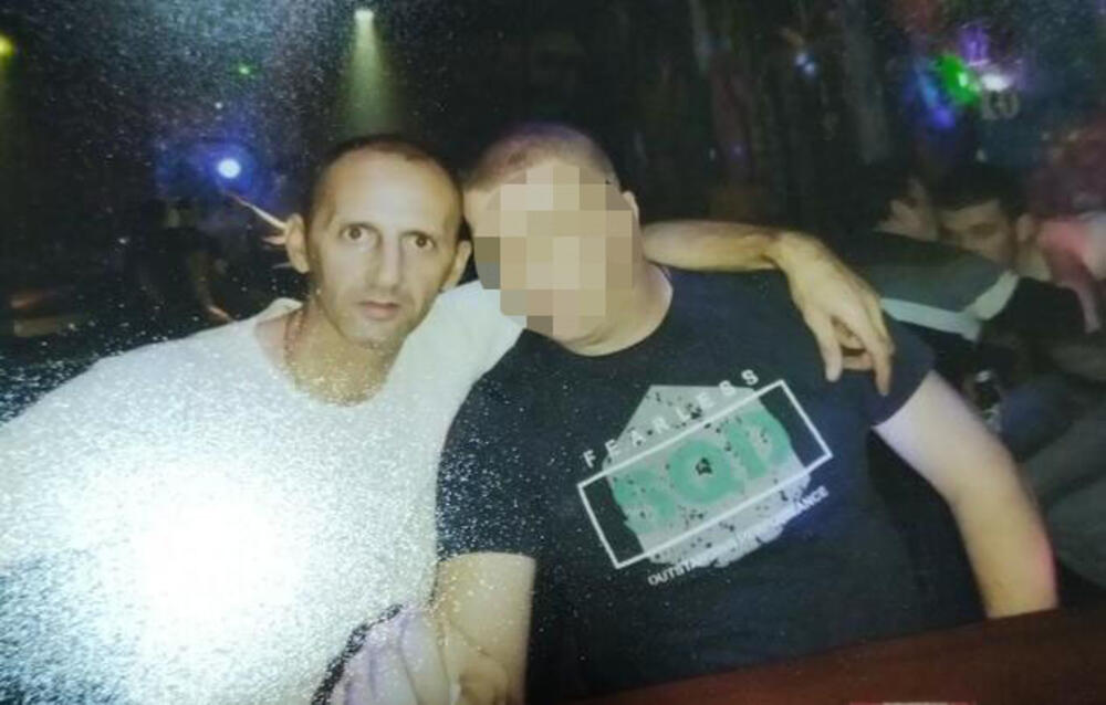 povređeni ćorović kobne večeri u kafani se slikao sa prijateljem neposredno pre batina koje je jedva preživeo