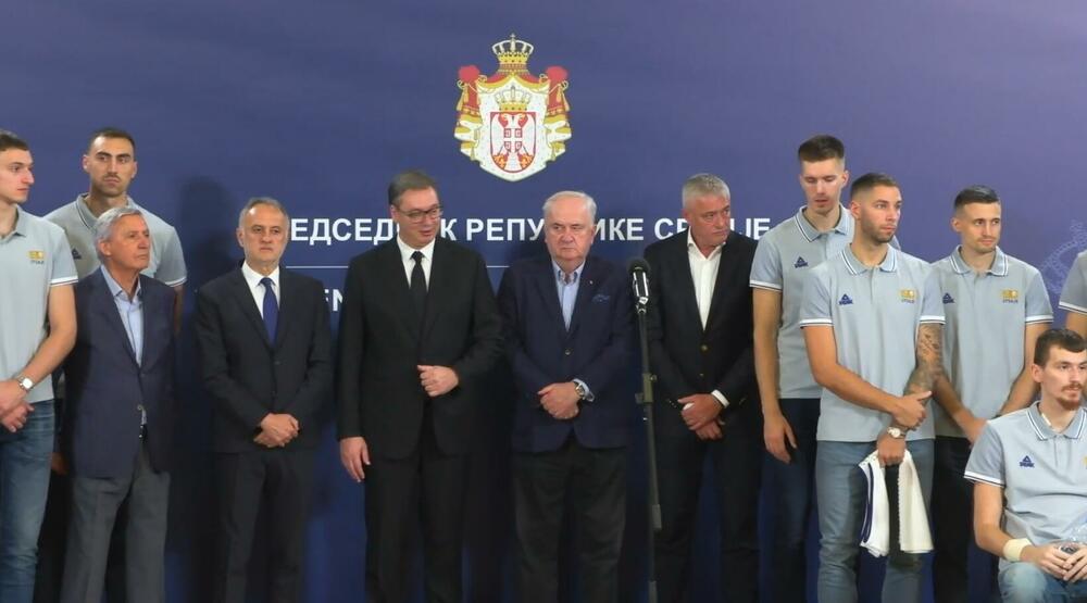 Aleksandar Vučić, Košaraka, Orlovi, Bogdan Bogdanović, Svetislav Pešić