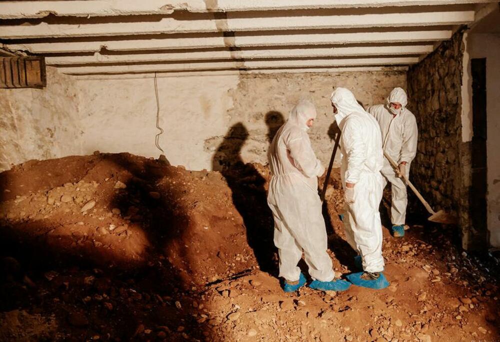 'rudari' inače sprski državljani kako se sumnja mesecima su kopali tunel od jedne zgrade do depoa višeg suda u podgorici