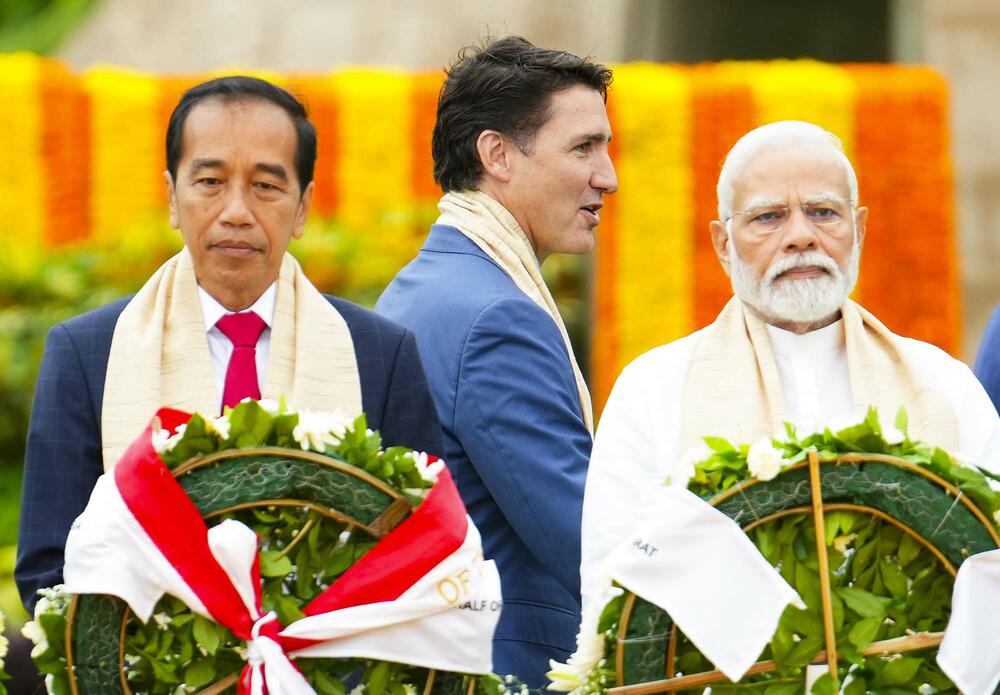 Kanadski premijer Džastin Trudo (sredina) i indijski premijer Narendra Modi (desno)