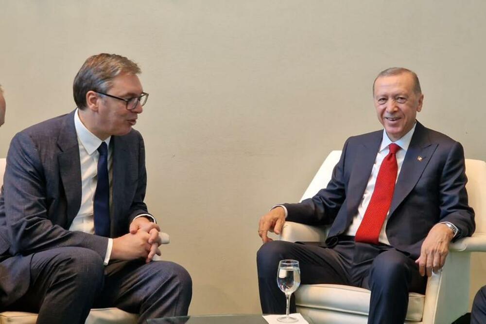 ŠTITIĆEMO SNAŽNO POZICIJU SRBIJE Predsednik Vučić u Njujorku sastao se i sa Erdoganom: Dogovorili smo njegovu skoru posetu Srbiji