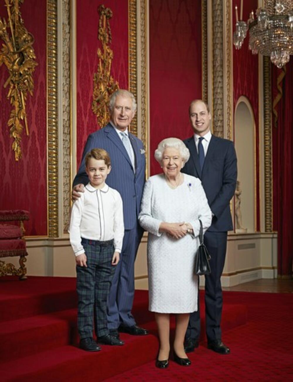 kraljica Elizabeta, princ Vilijam, kralj Čarls, princ Džordž