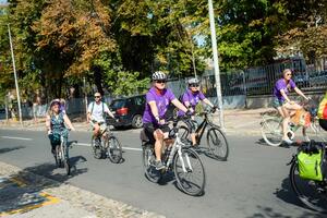 MESEC BORBE PROTIV RAKA DOJKE: U 30 gradova dat start za biciklističku vožnju