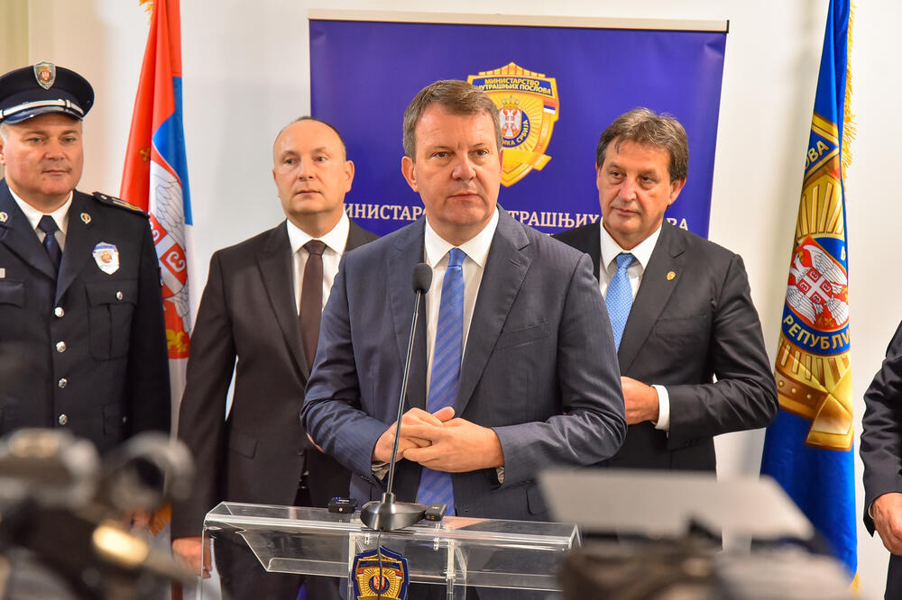 MIROVIĆ PRISUSTVOVAO OTVARANJU NOVOIZGRAĐENE ZGRADE POLICIJSKE ISPOSTAVE STARI GRAD U NOVOM SADU