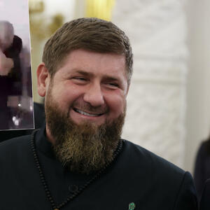 KADIROV OBJAVIO UZNEMIRUJUĆI SNIMAK: Sin čečenskog lidera tuče zatvorenika,