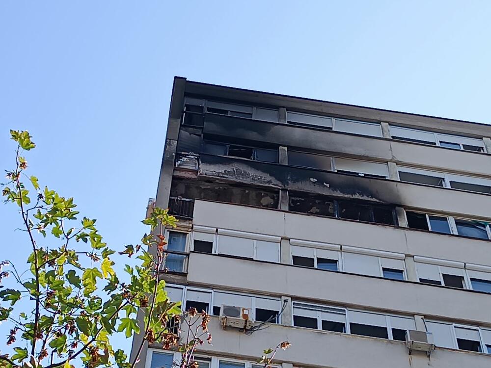požar buknuo u stanu na višespratnici u centru kragujevca