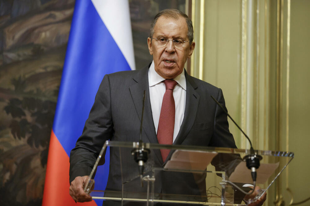 LAVROV: Rusija traži hitnu sednicu SB UN zbog pada aviona